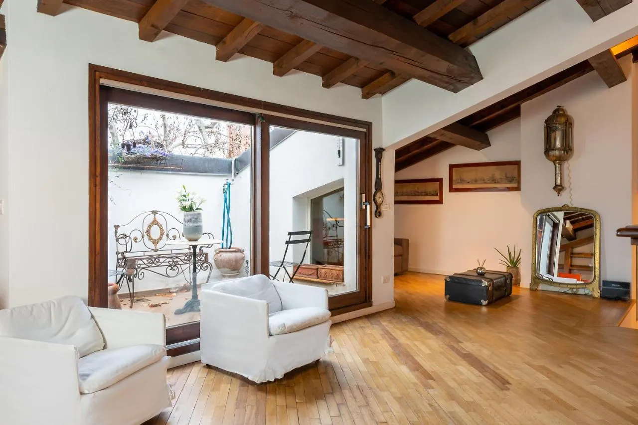 Al Platano Orientale Apartment Bologna Italy